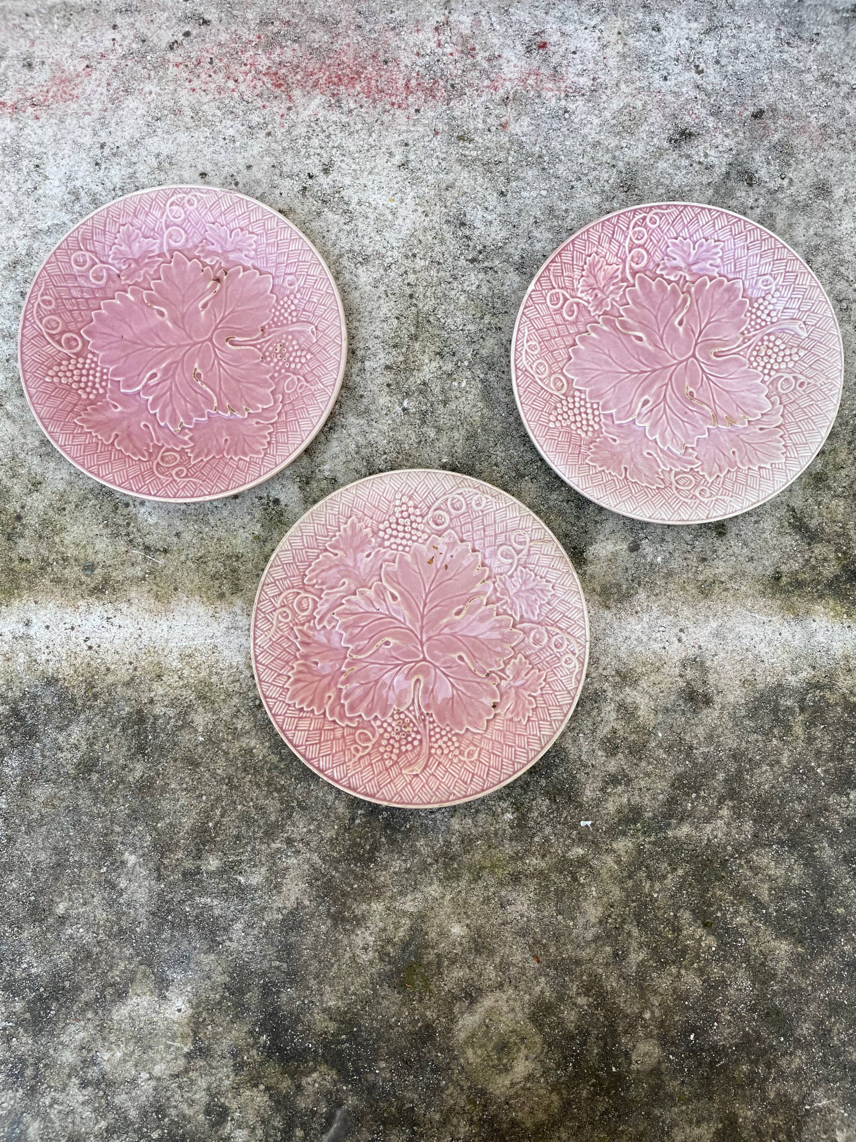 Set of 3 pink vine leaf plates Salins