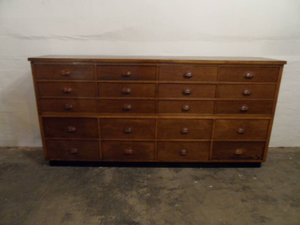 Armoire d'apothicaire vintage en chêne avec tiroirs