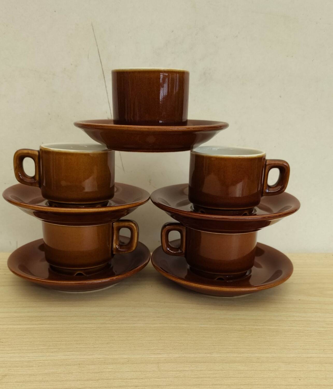 5 tasses bistrot et leurs soucoupes