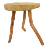 Tabouret de campagne en bois brut et piètement tripode