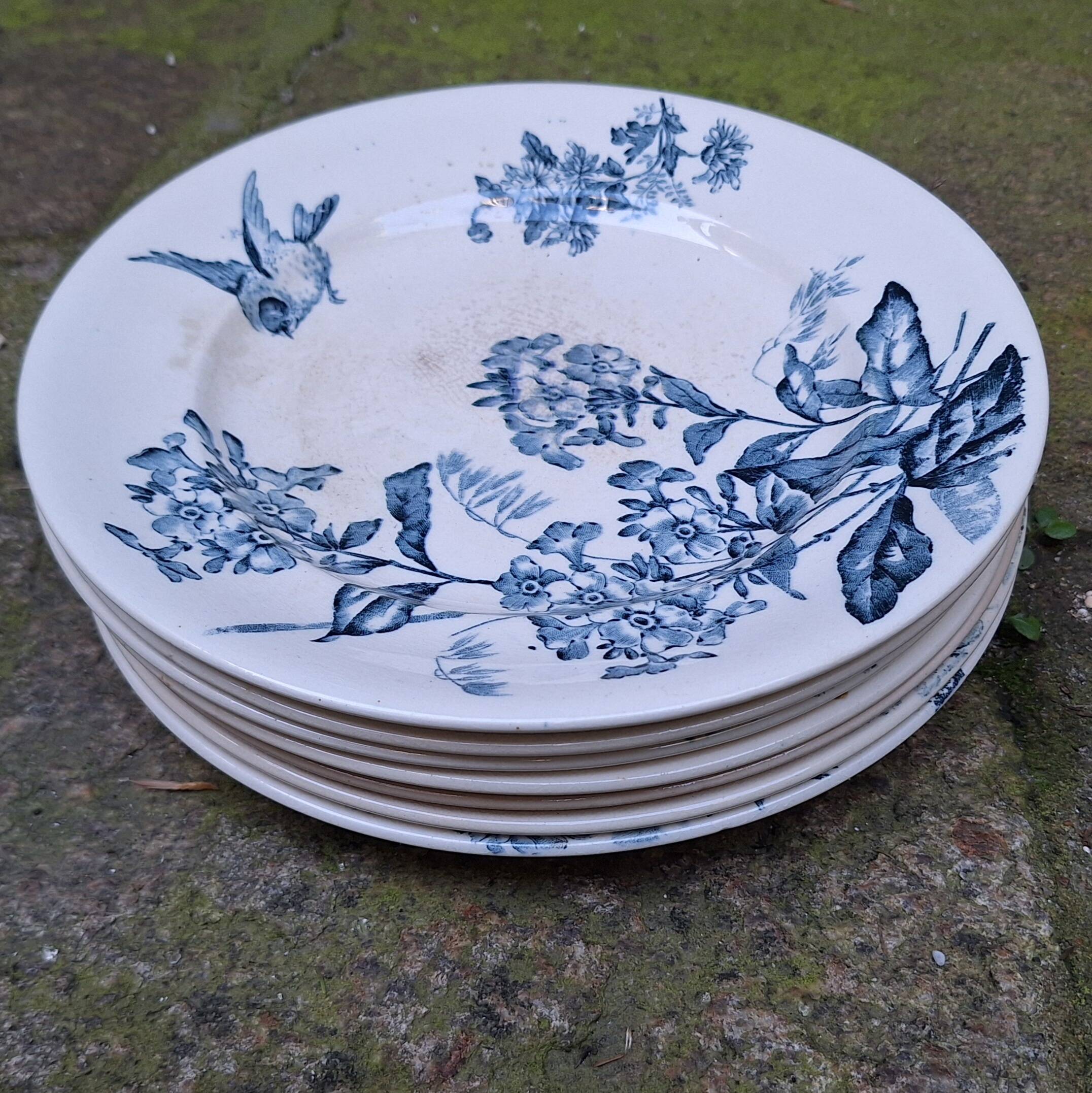 Service set in Longwy earthenware, Terre de fer.