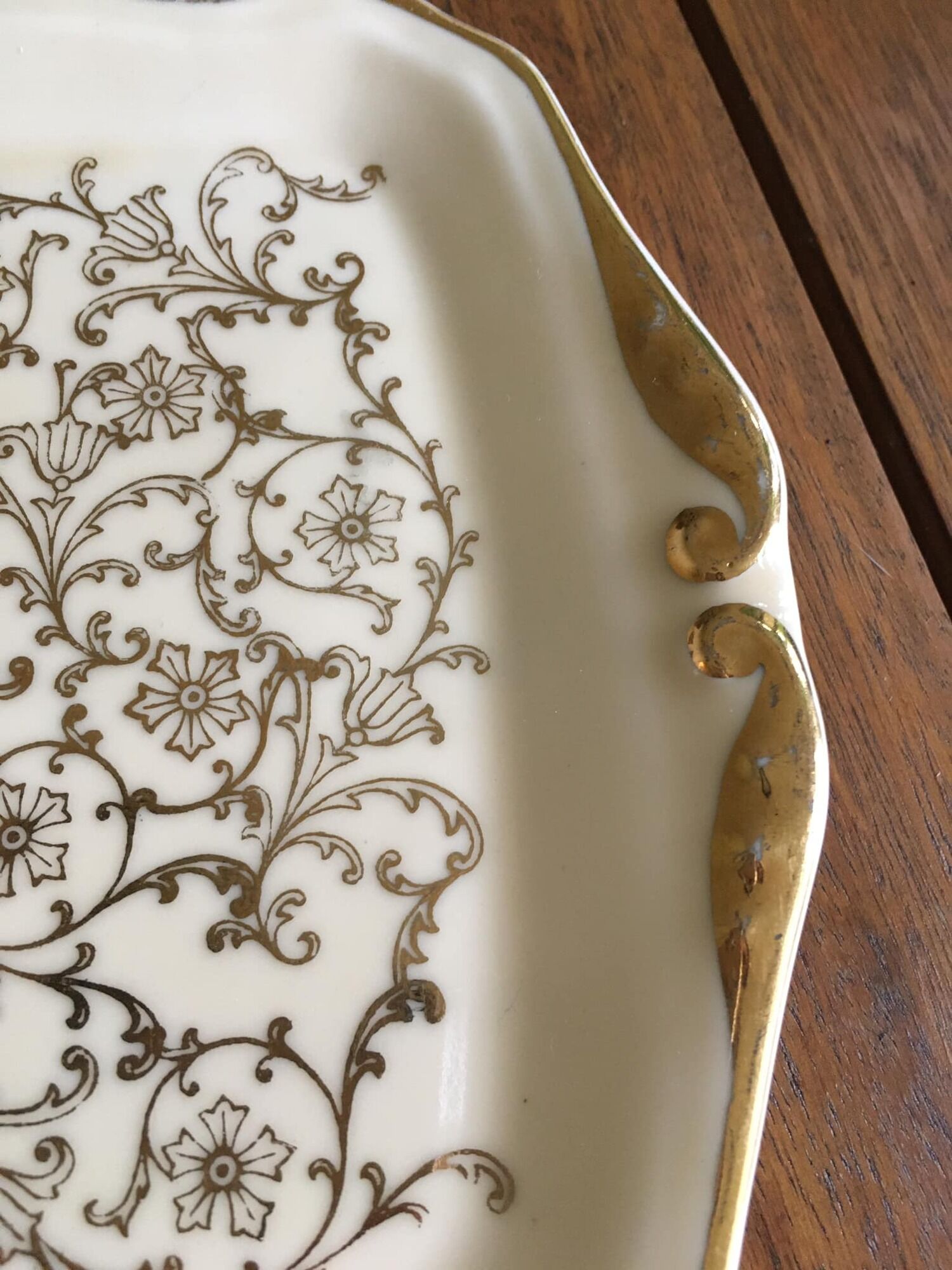 Porcelain cake dish France Emaux de Limoges. Central motif "bird".