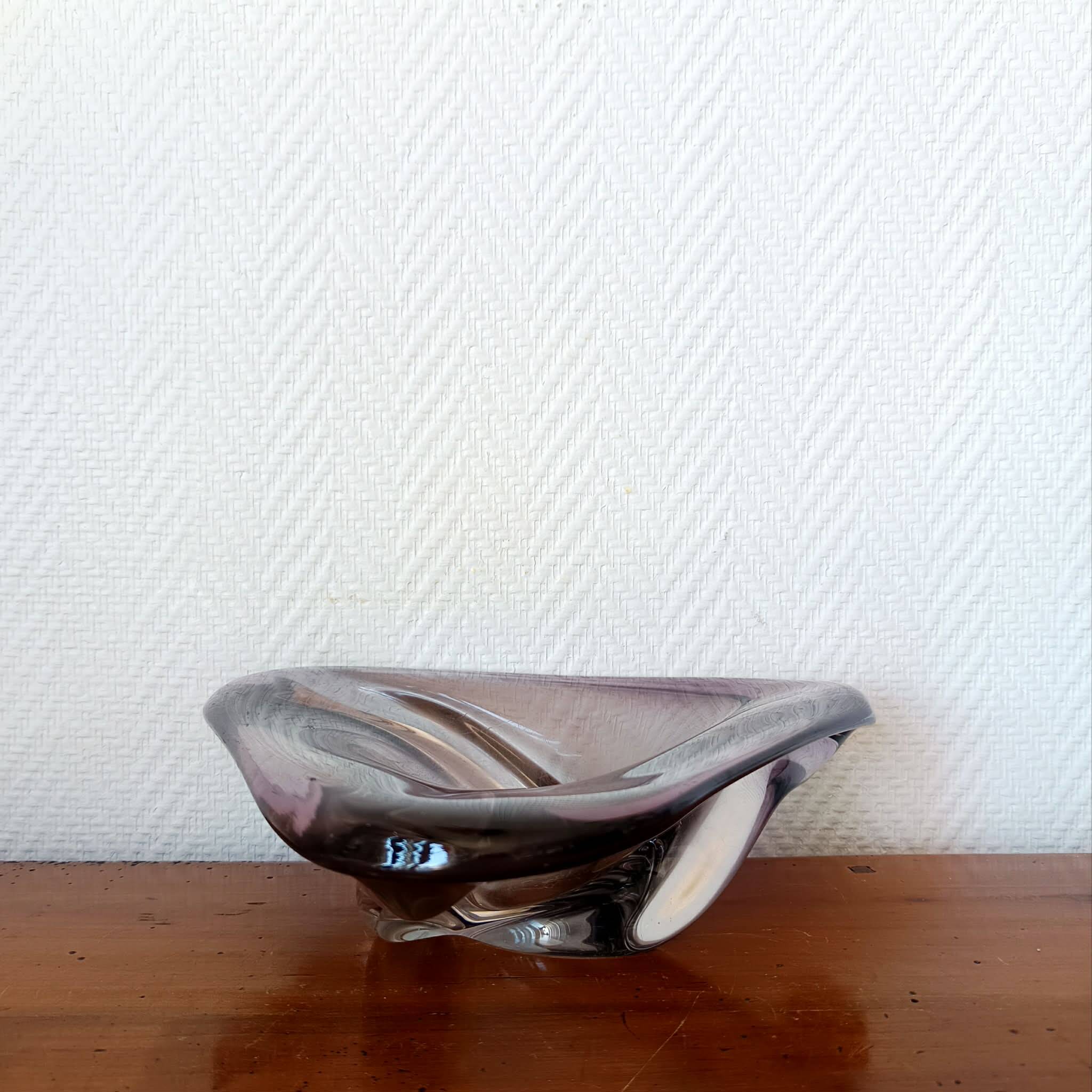 Cendrier ou vide proche en verre épais vintage, dans le style des créations