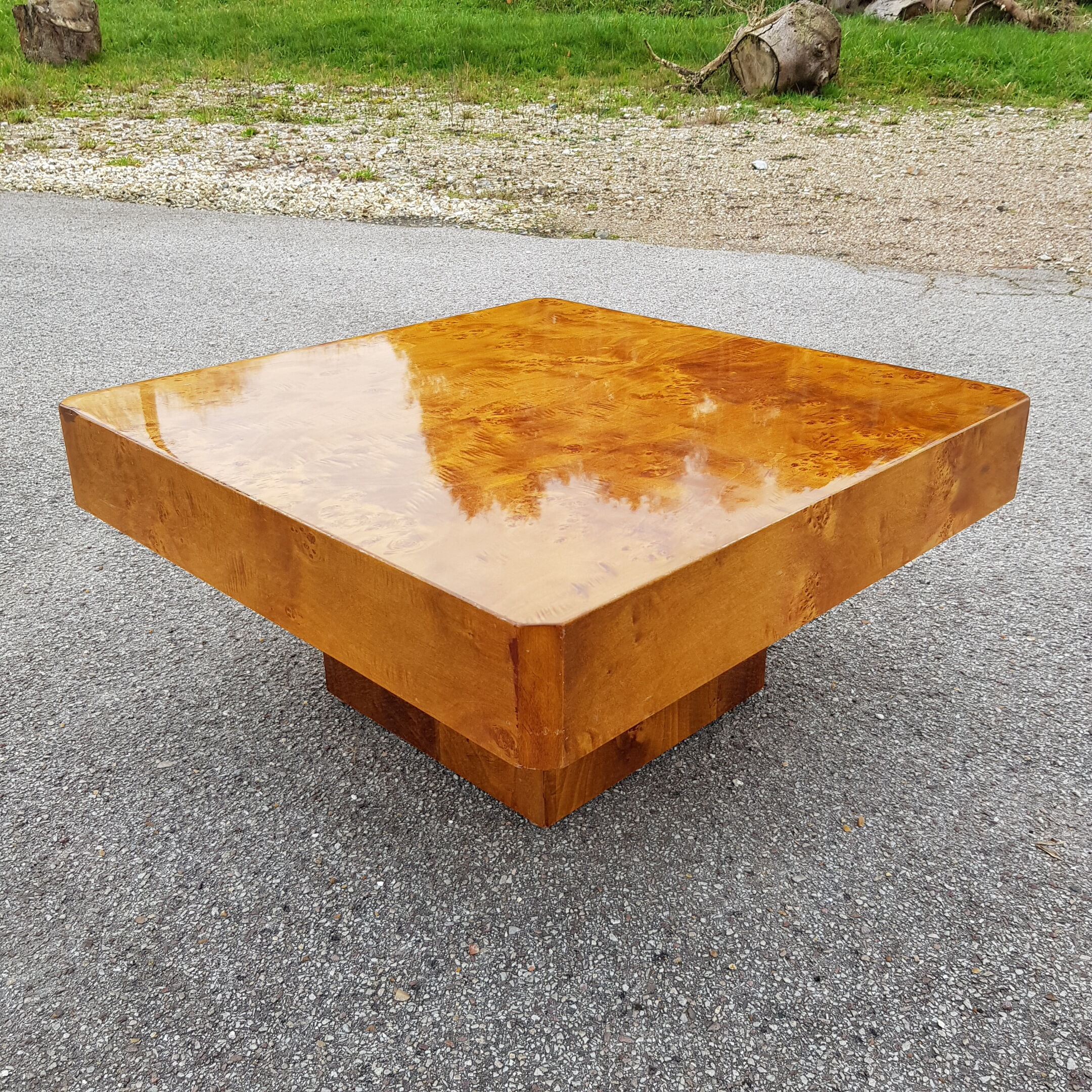 Sofa tip or coffee table