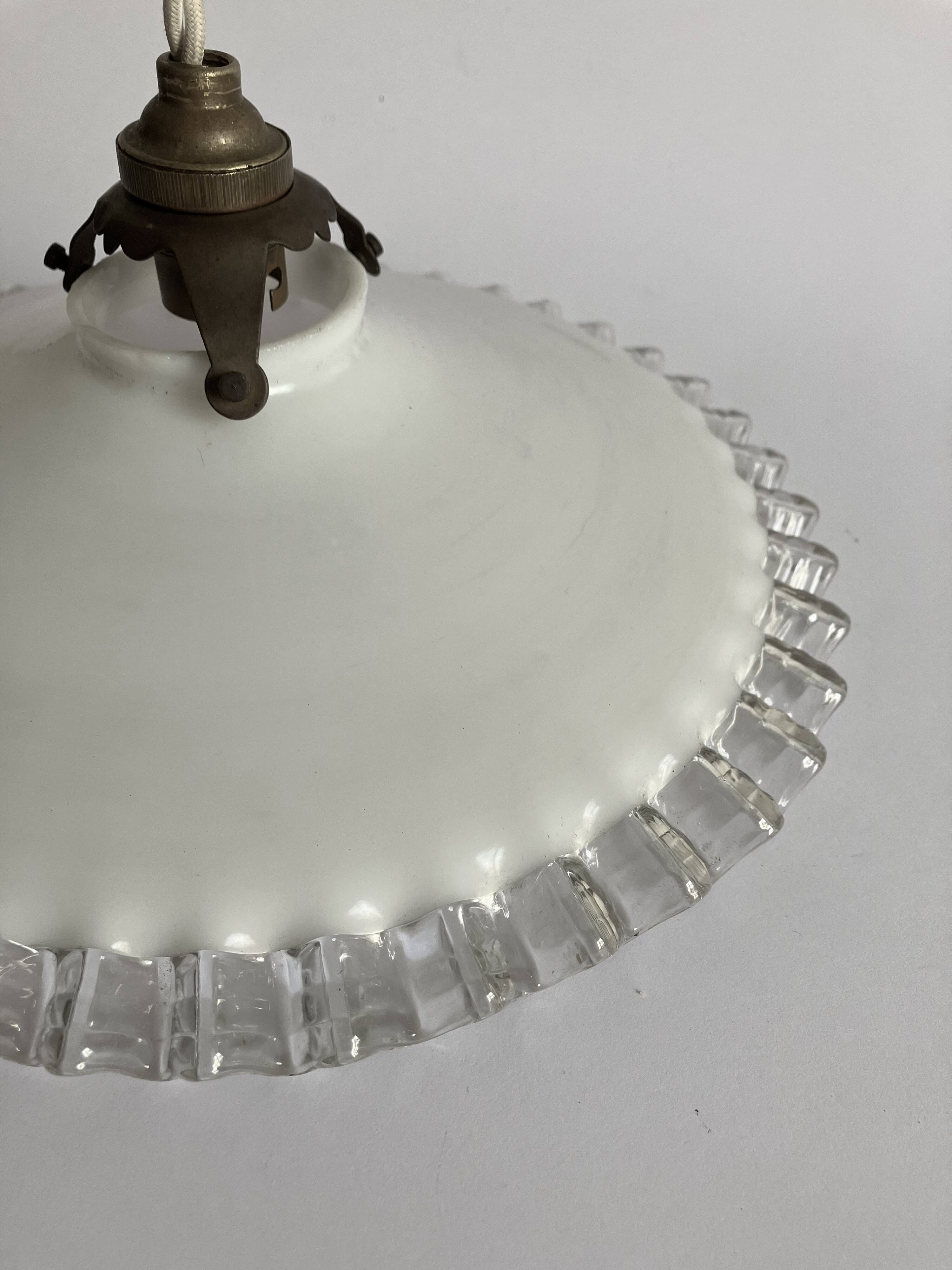 Suspension opaline, éclairage vintage