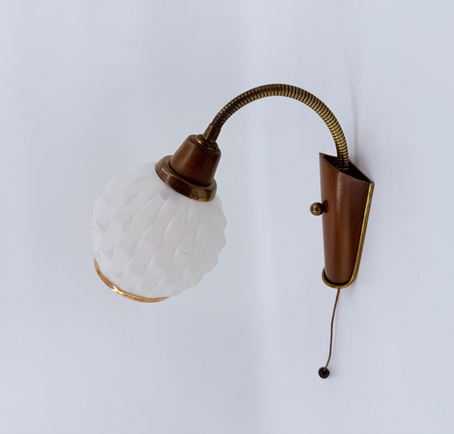 Vintage teak wall lamp
