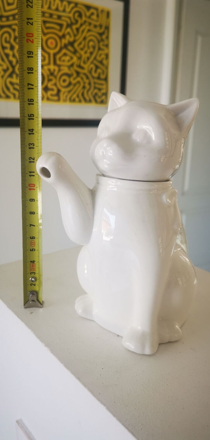 Teapot cat porcelain