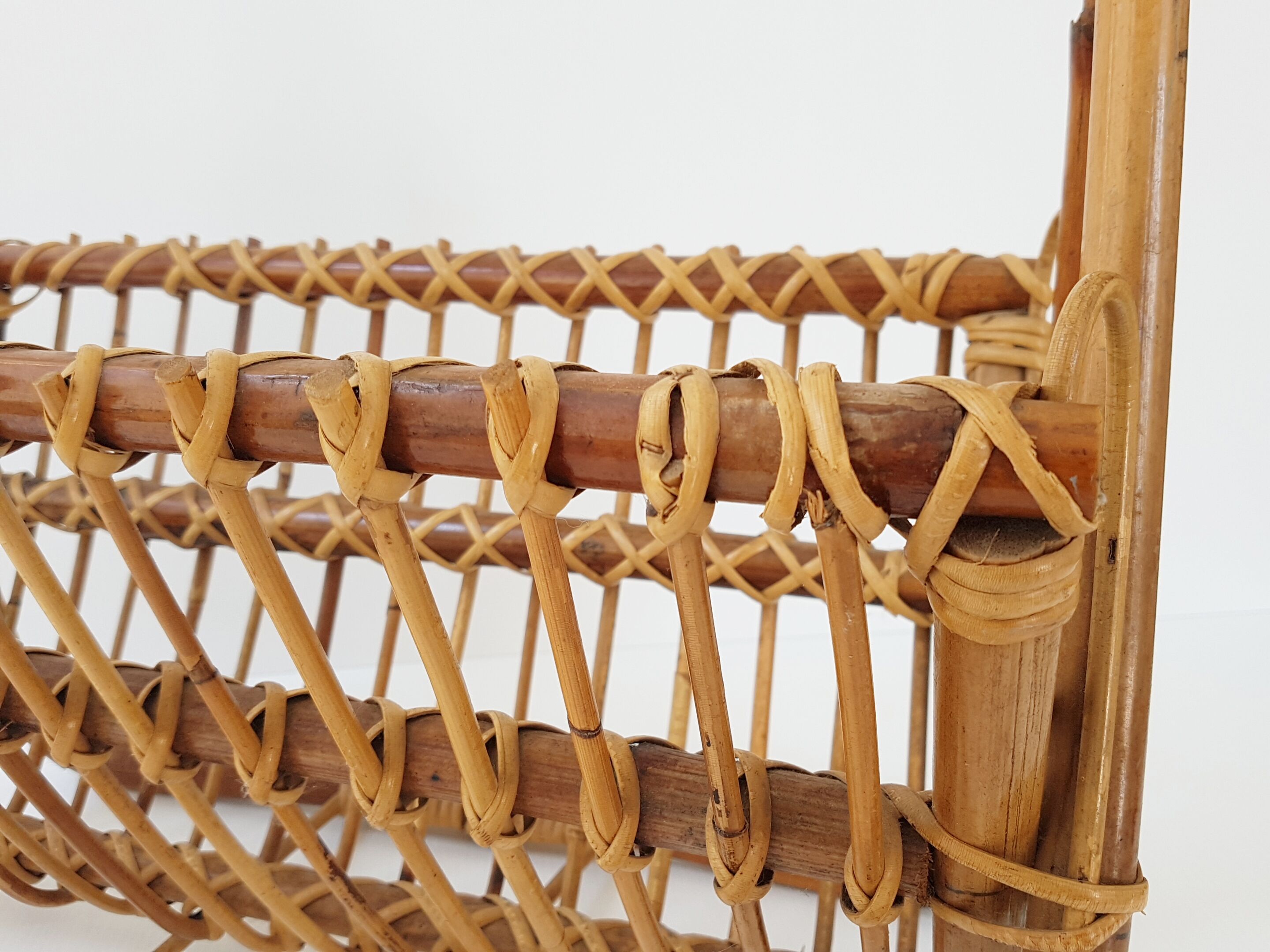 Magazine rack wicker 1960