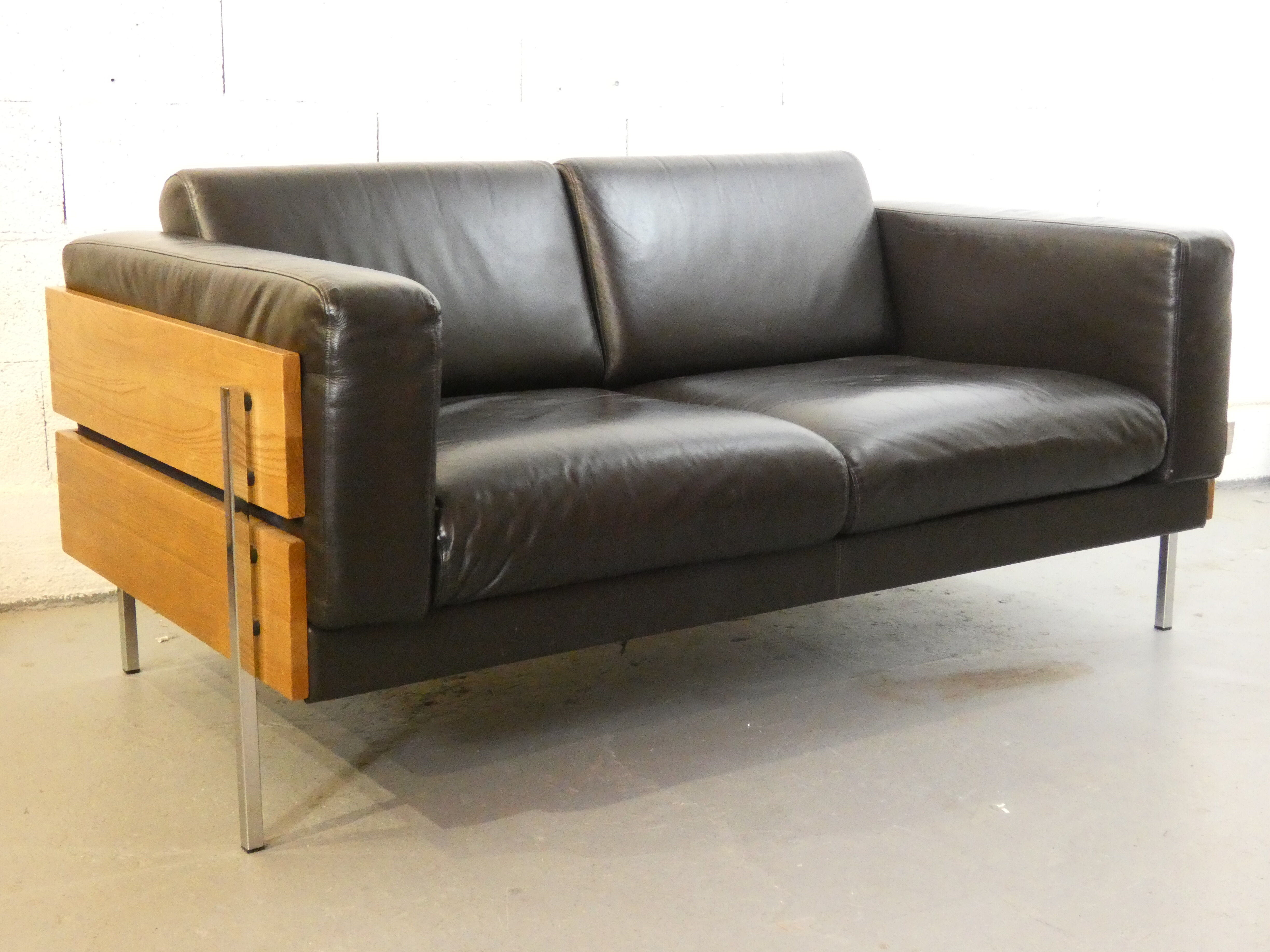 Sofa Forum by Robin Day published by Habitat