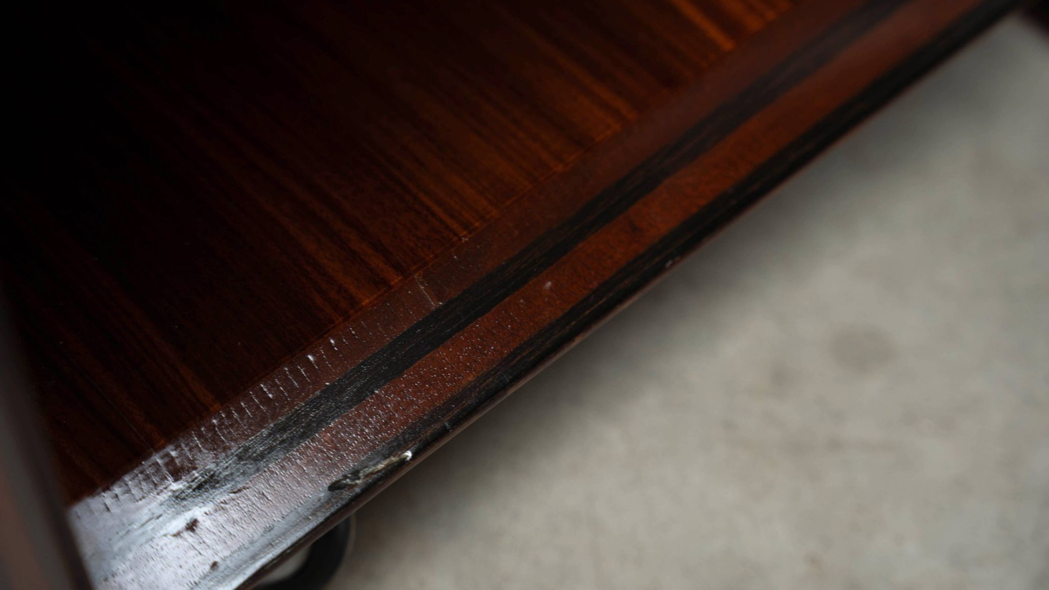 Rares cabinets latéraux en bois de rose Afra Tobia Scarpa pour Maxalto