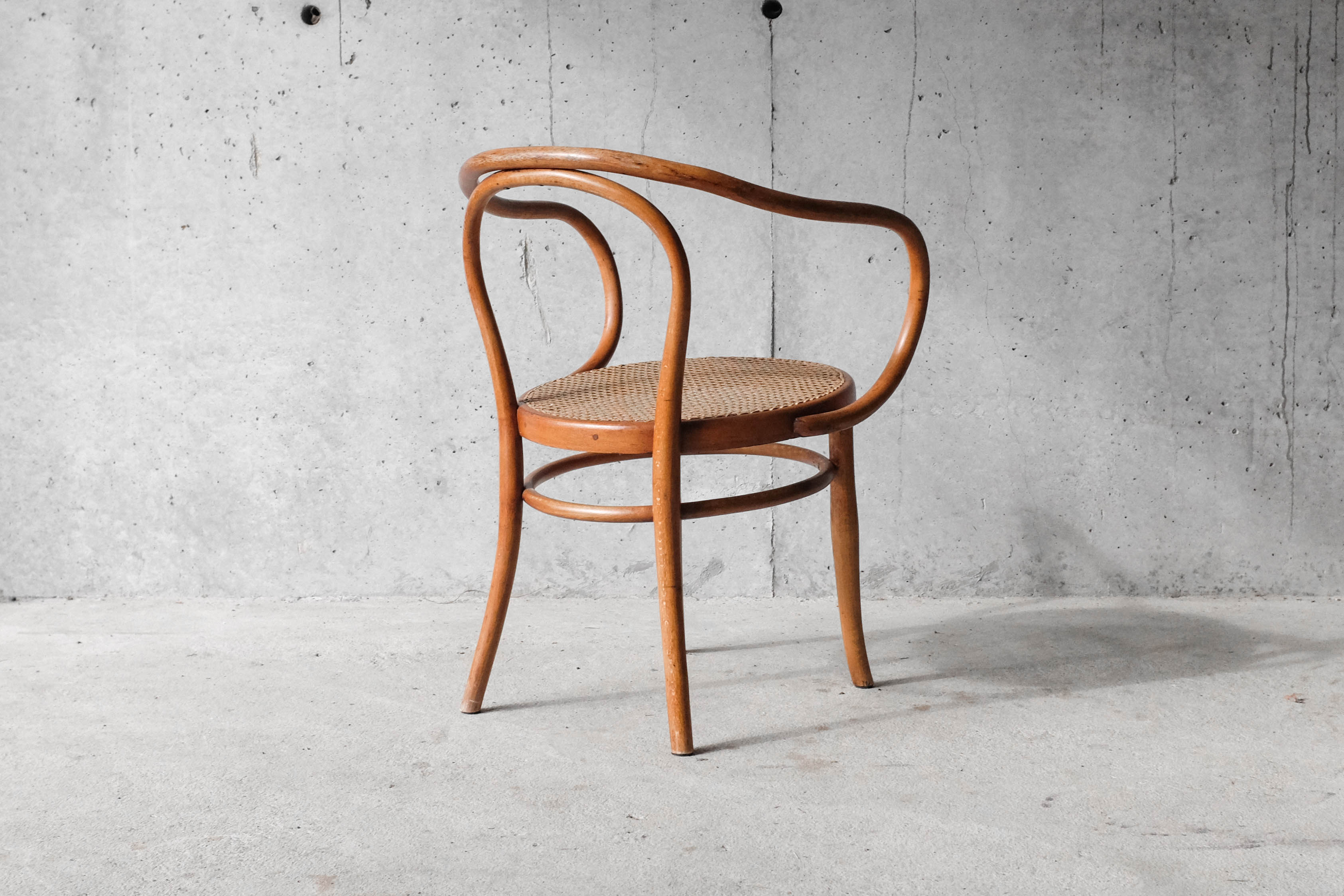 Model armchair 712, curved wood seated j.J.Kohn