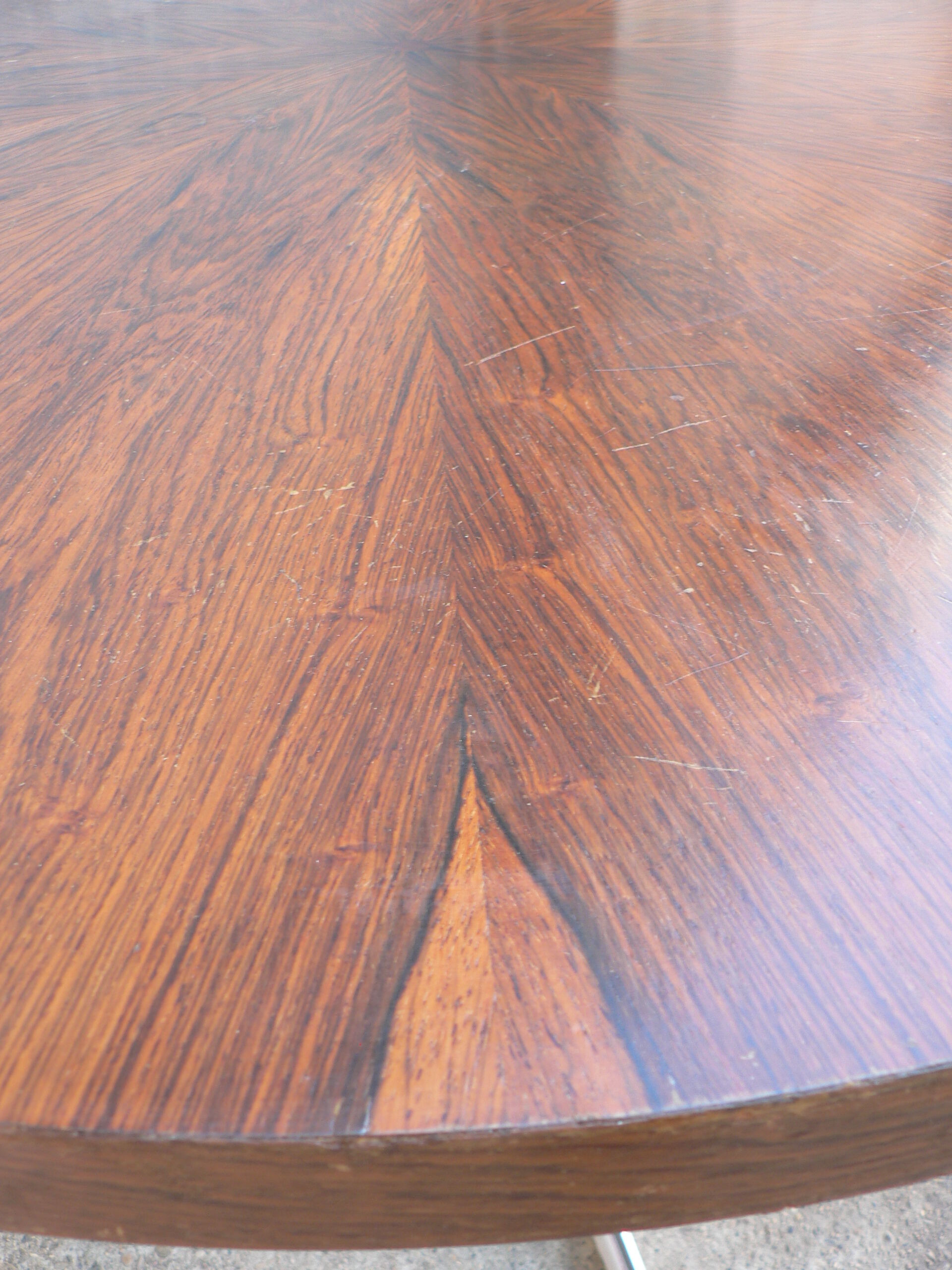 Table ronde vintage en palissandre