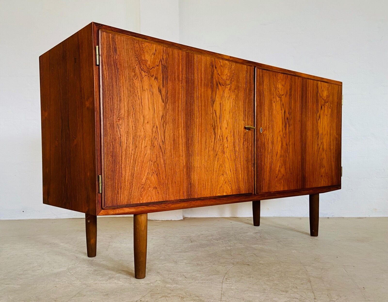 Buffet en palissandre danois vintage rétro des années 50 par Poul Hundevad