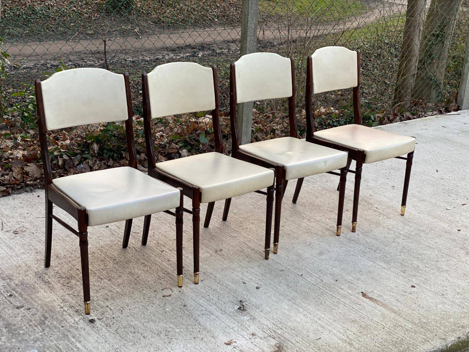 4 Scandinavian chairs in solid wood and white imitation leather