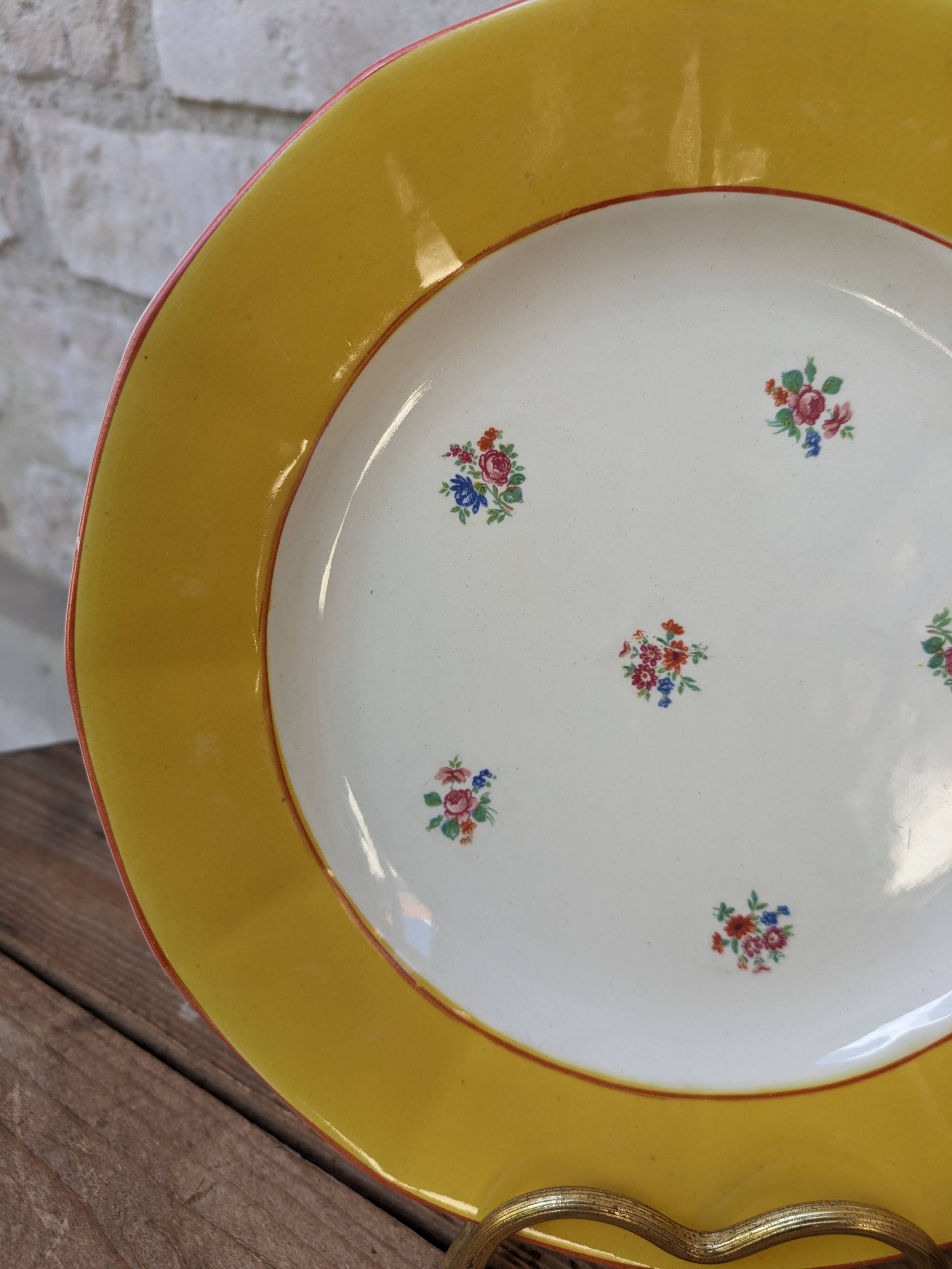 Set of 10 dessert plates with yellow border and floral decoration Sarreguemines