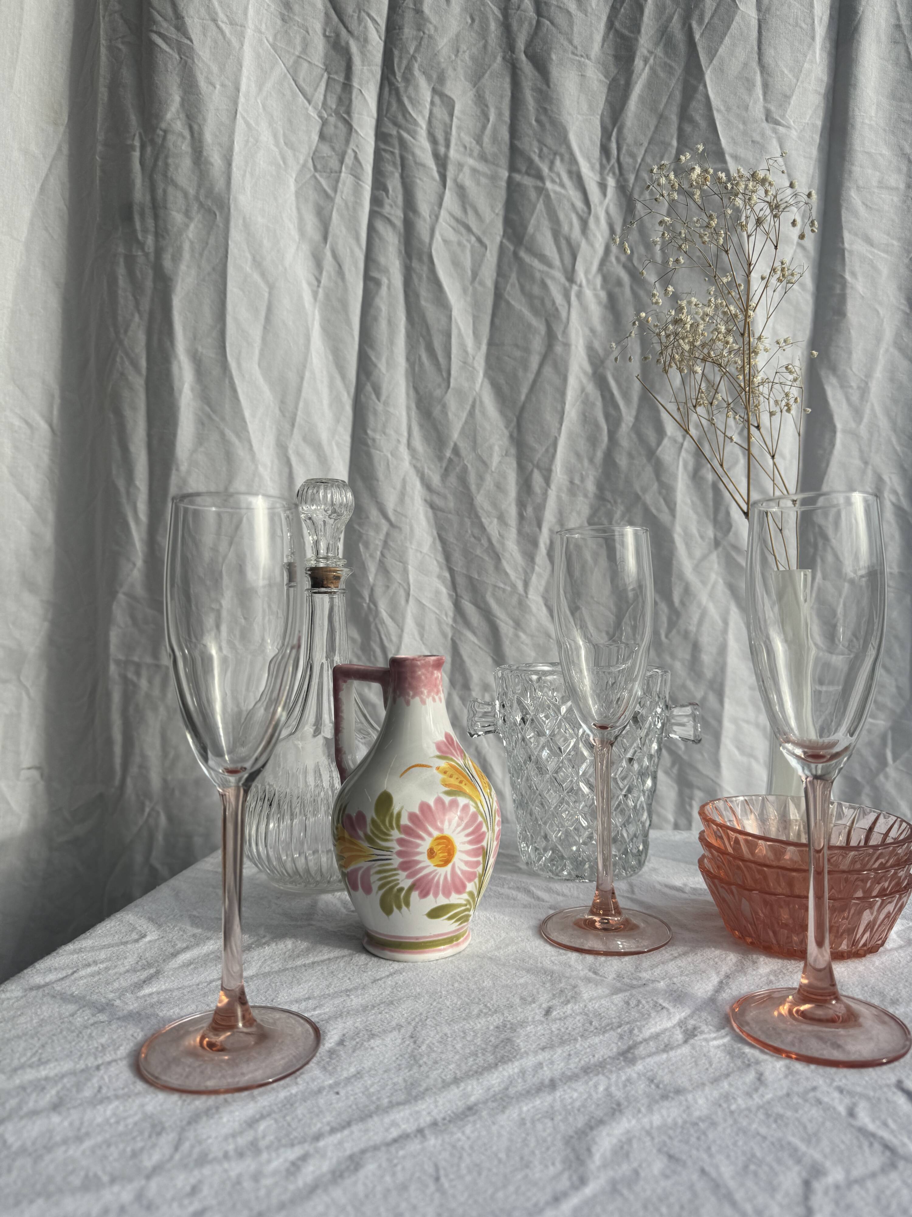 Set of 3 vintage pink champagne flutes H22