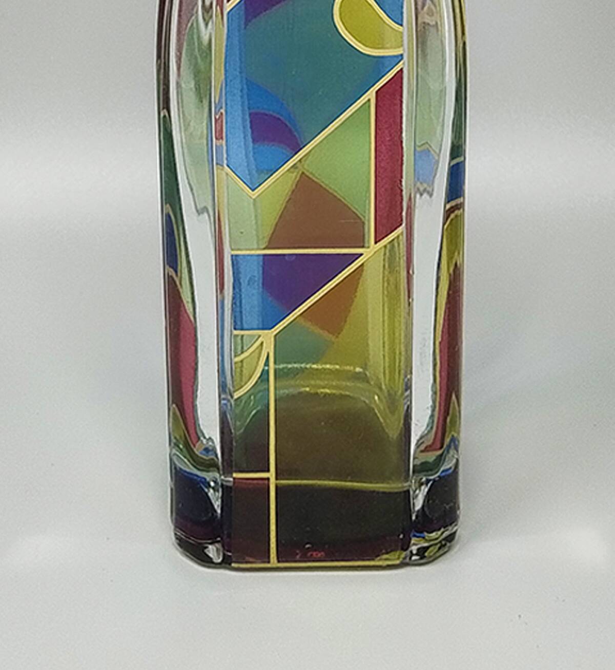 Carafe ou bouteille décorative d'exception des années 1970, signée Luigi Bormioli. Fabriquée en Italie.