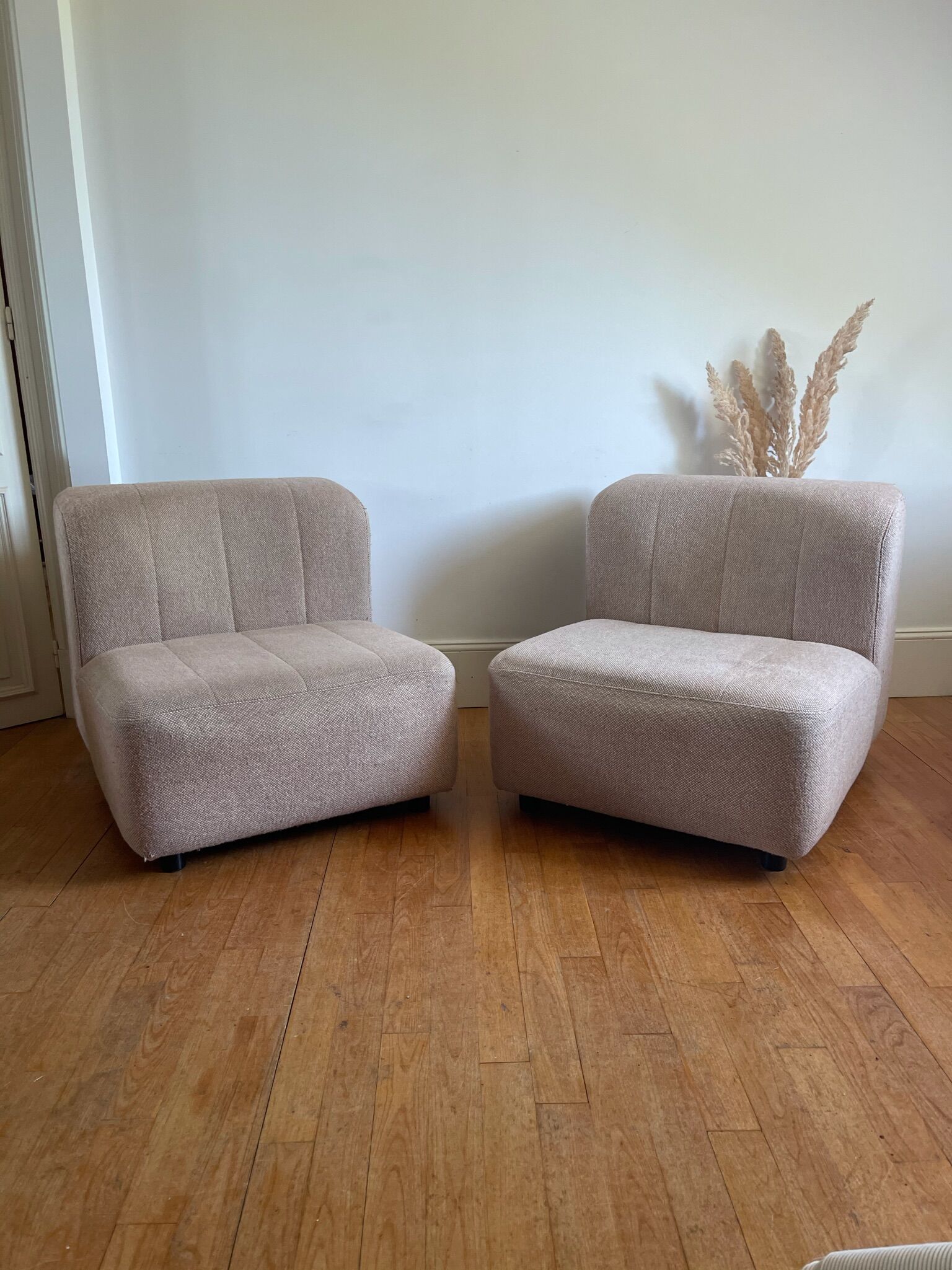 Pair of "Novemila" armchairs by Tito Agnolin Arflex