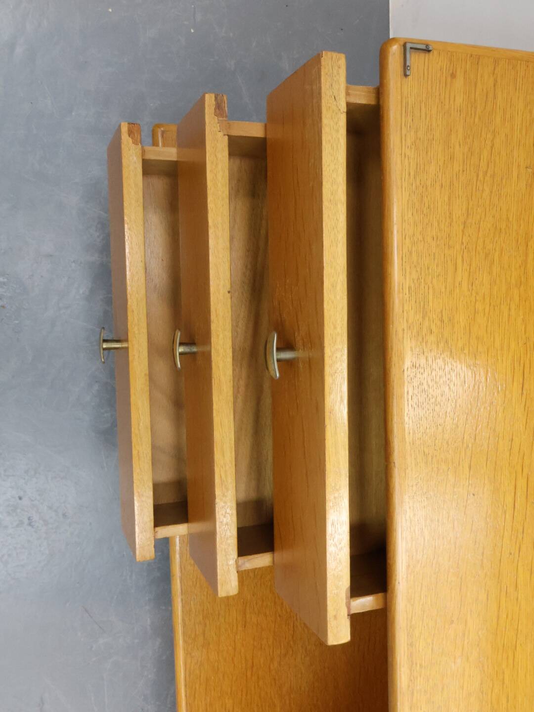 Vintage kaptafel met drieluik spiegel eiken