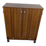 Low shoe cabinet