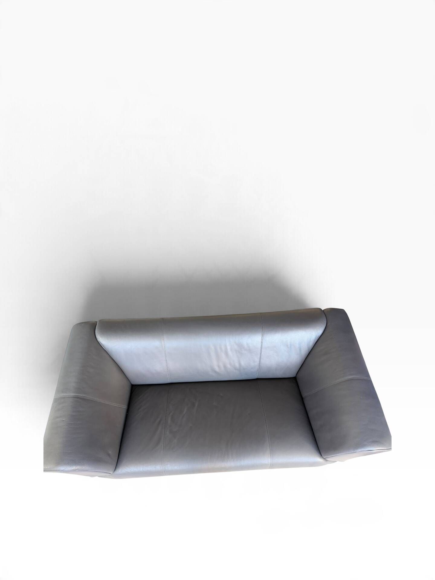 Rolf Benz 322 – Black 2-seater leather sofa