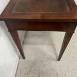 Bureau de style Louis XVI en acajou et placage XX siècle