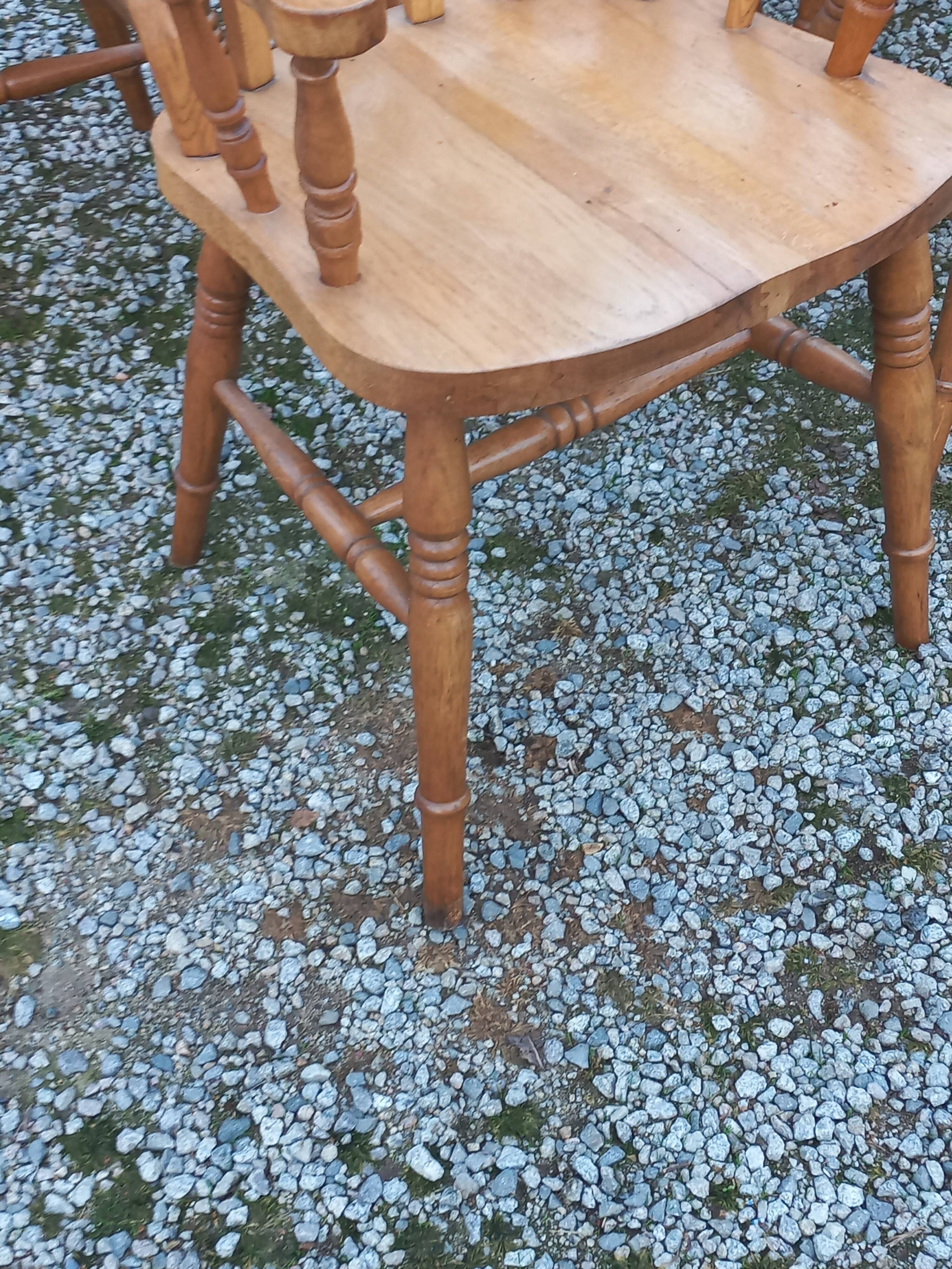 Set de 4 chaises et 1 fauteuil style montagne en chêne