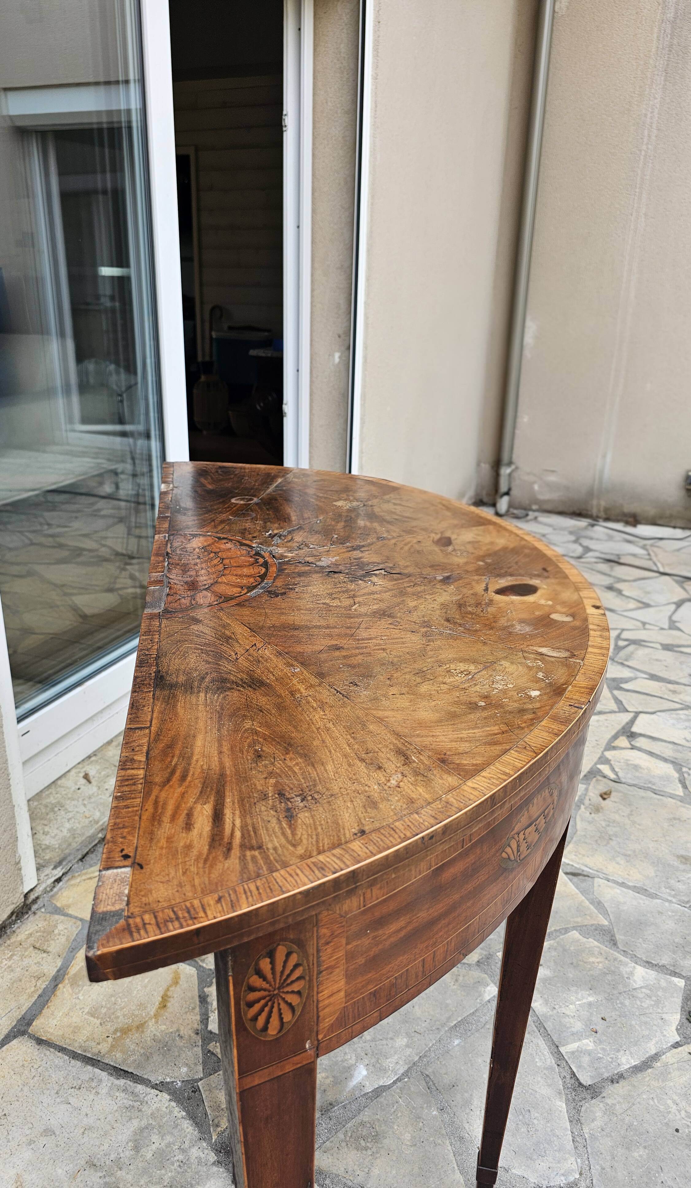 Table demi lune