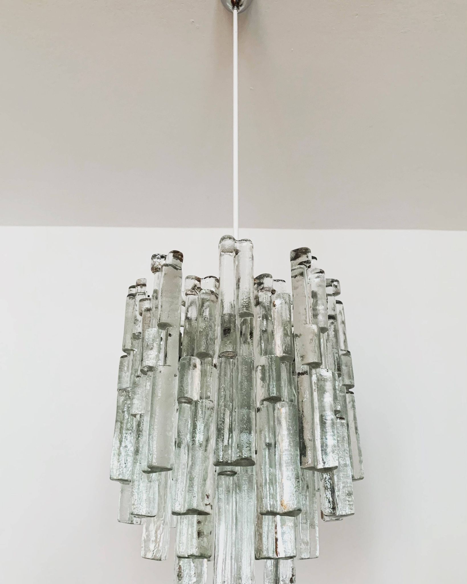 Chandelier en verre de glace autrichien par J.T. Kalmar
