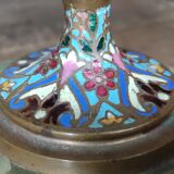 Vase mounted in lamp