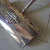 Picks up crumbs art deco