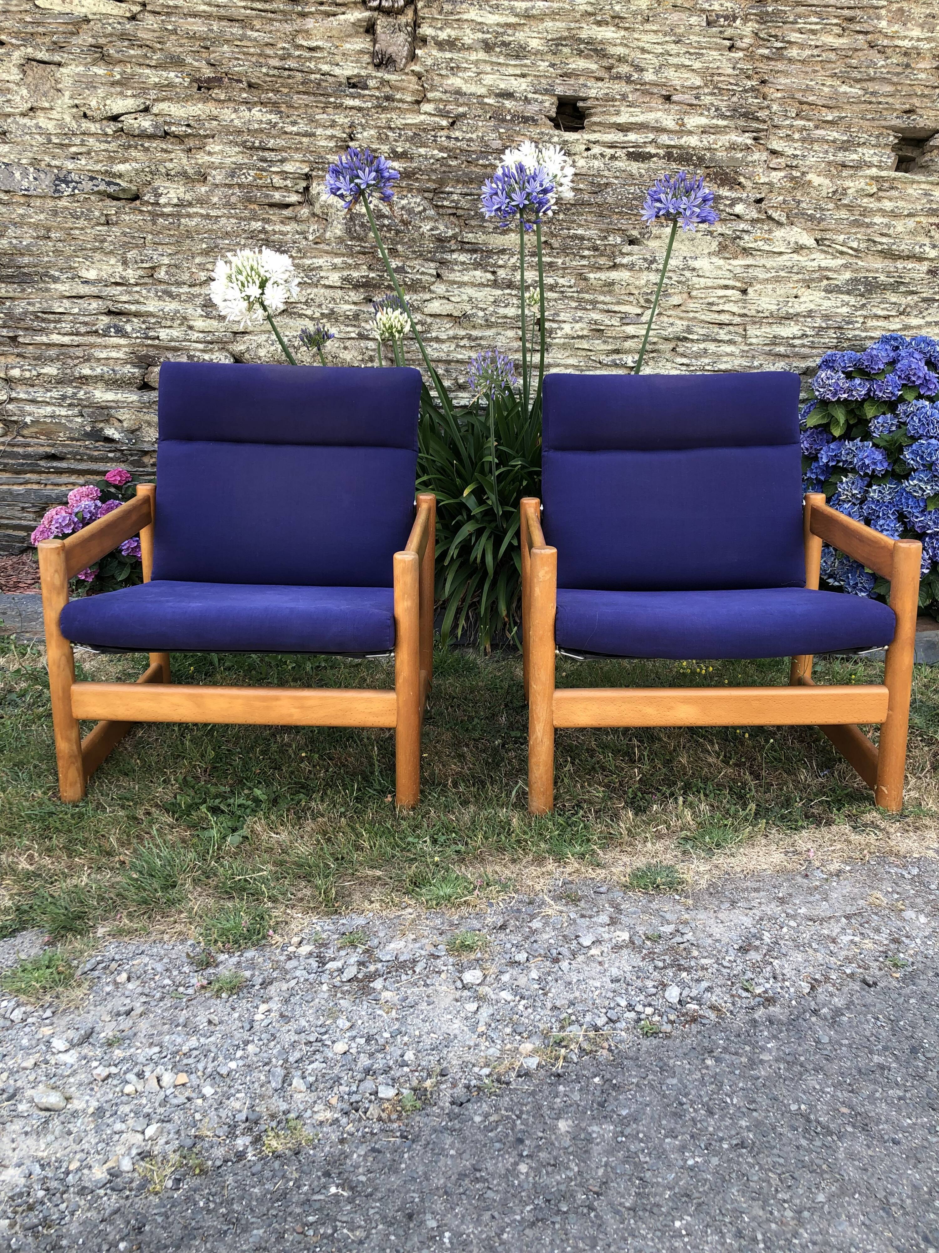 Duo de fauteuils vintage en hêtre lupton morton de john morton