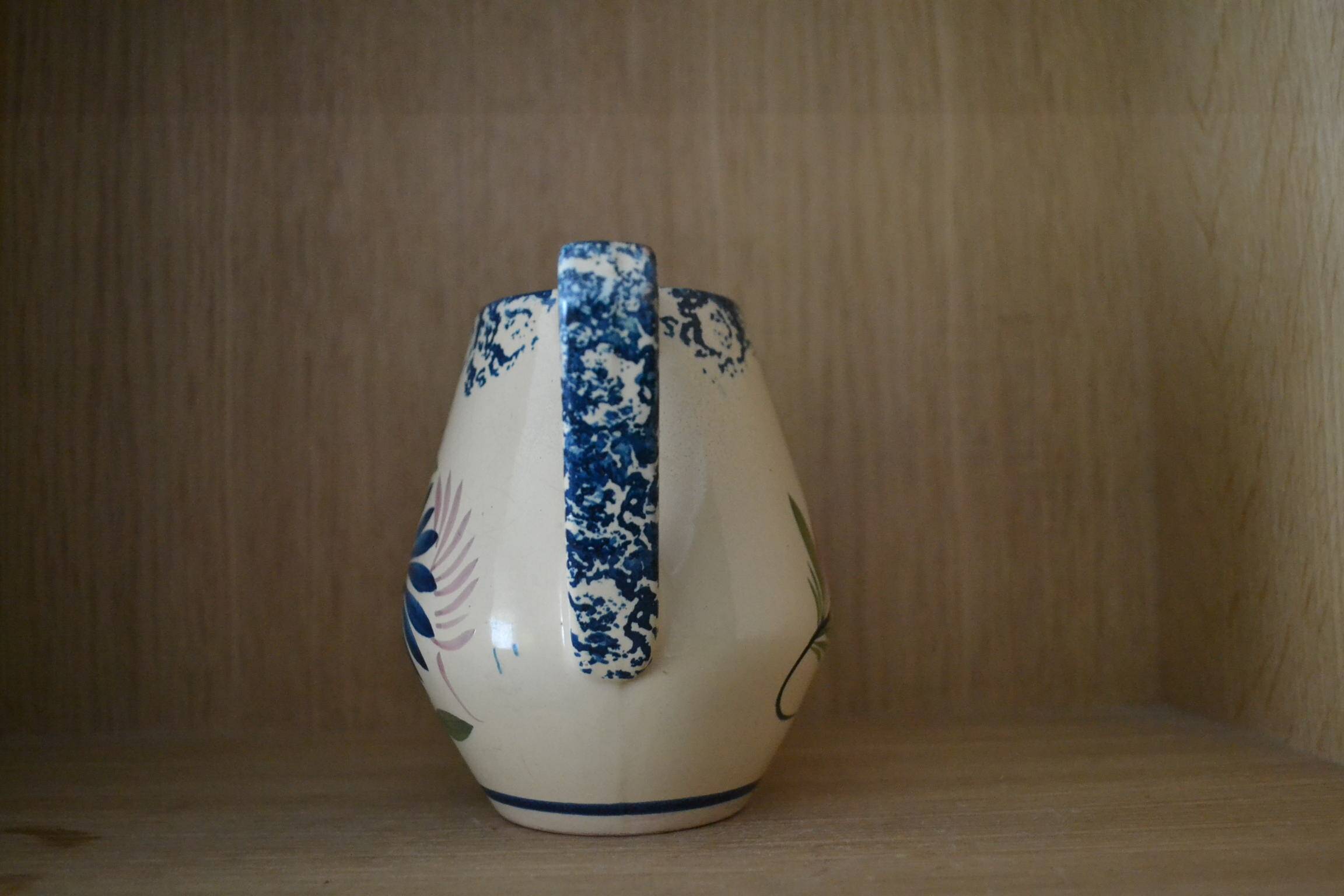 Pot à lait à fleurs