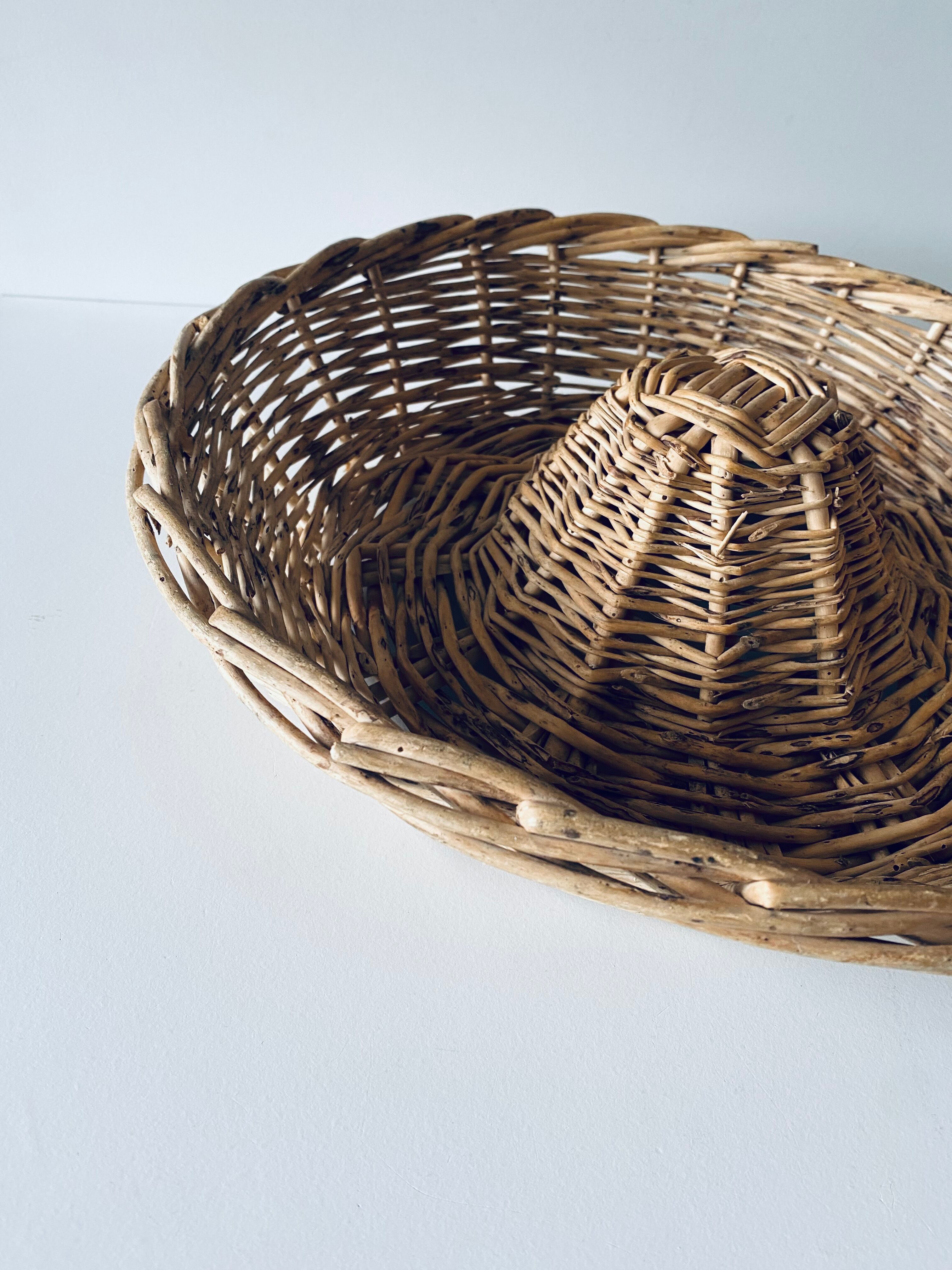 Old baker's panière