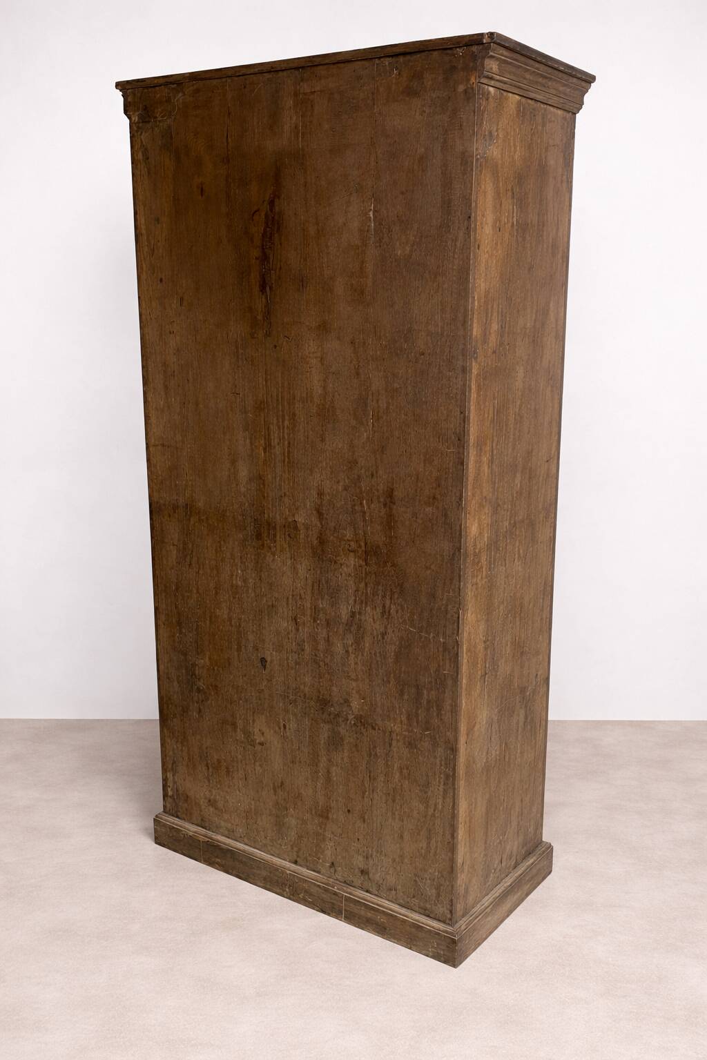 Carved wooden wardrobe and repoussé metal – Indian inspiration – 20th century