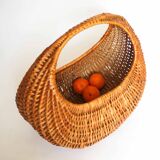 Rattan gondola basket