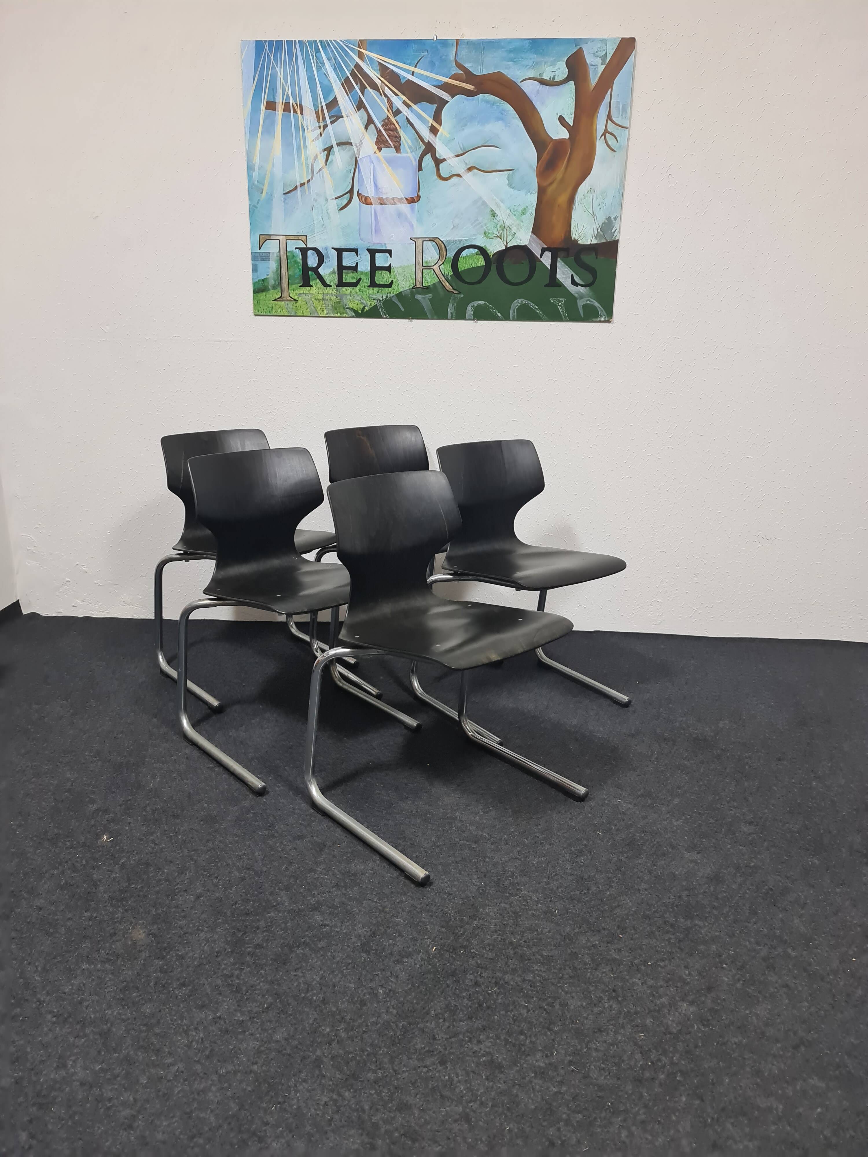 Vintage Flottoto tubular framed stacking chair