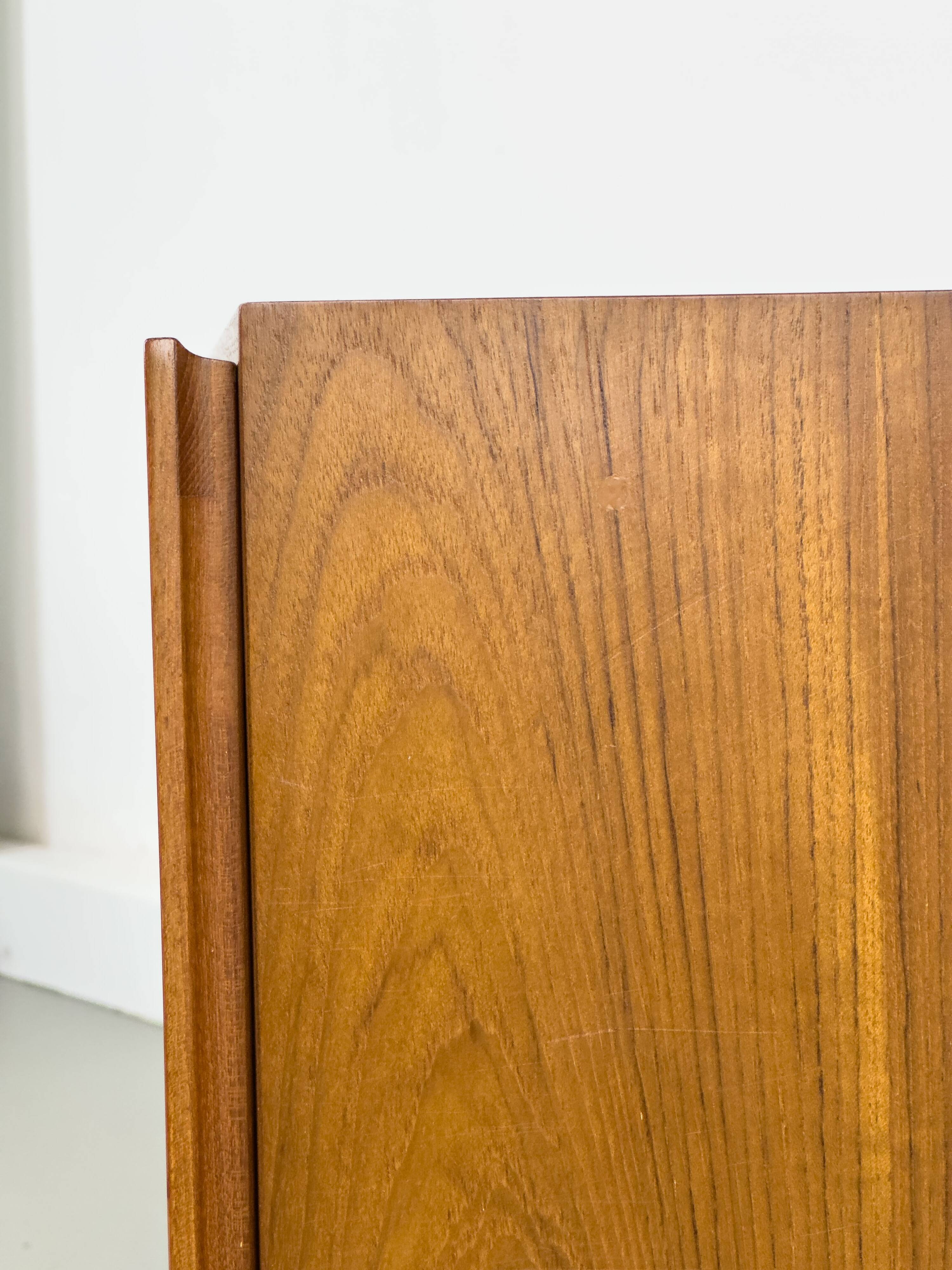 Buffet bas en teck, années 1970