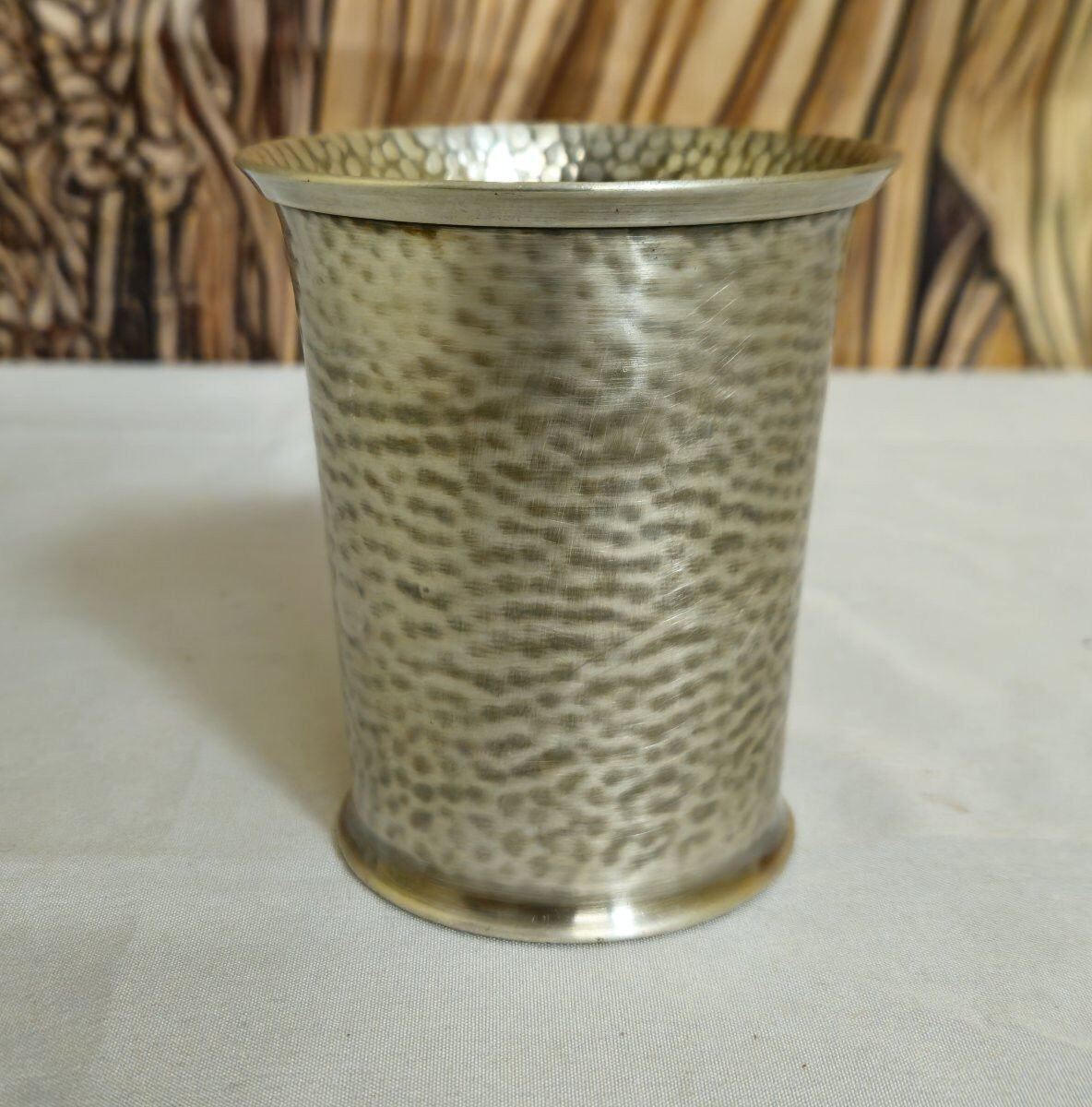 Timbale / gobelet Christian Dior en métal martelé, vintage, signé