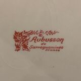 Plat de service ou à fruits en faïence rouge Aubusson de Sarreguemines