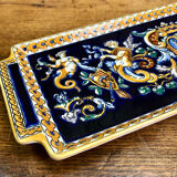 Cake dish cake Gien Renaissance blue background