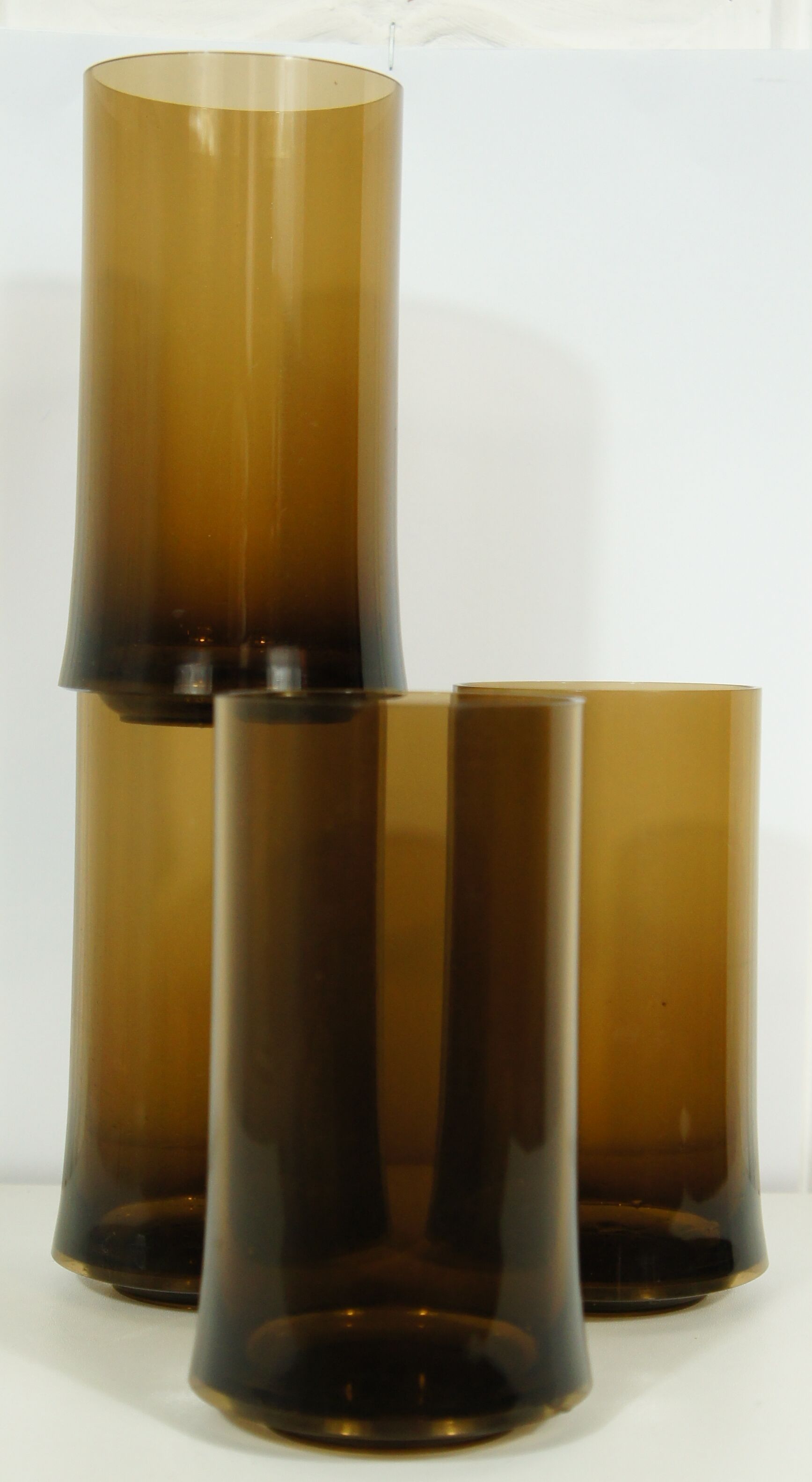 Set de 4 verres Guzzini en plexiglas fumé 1970