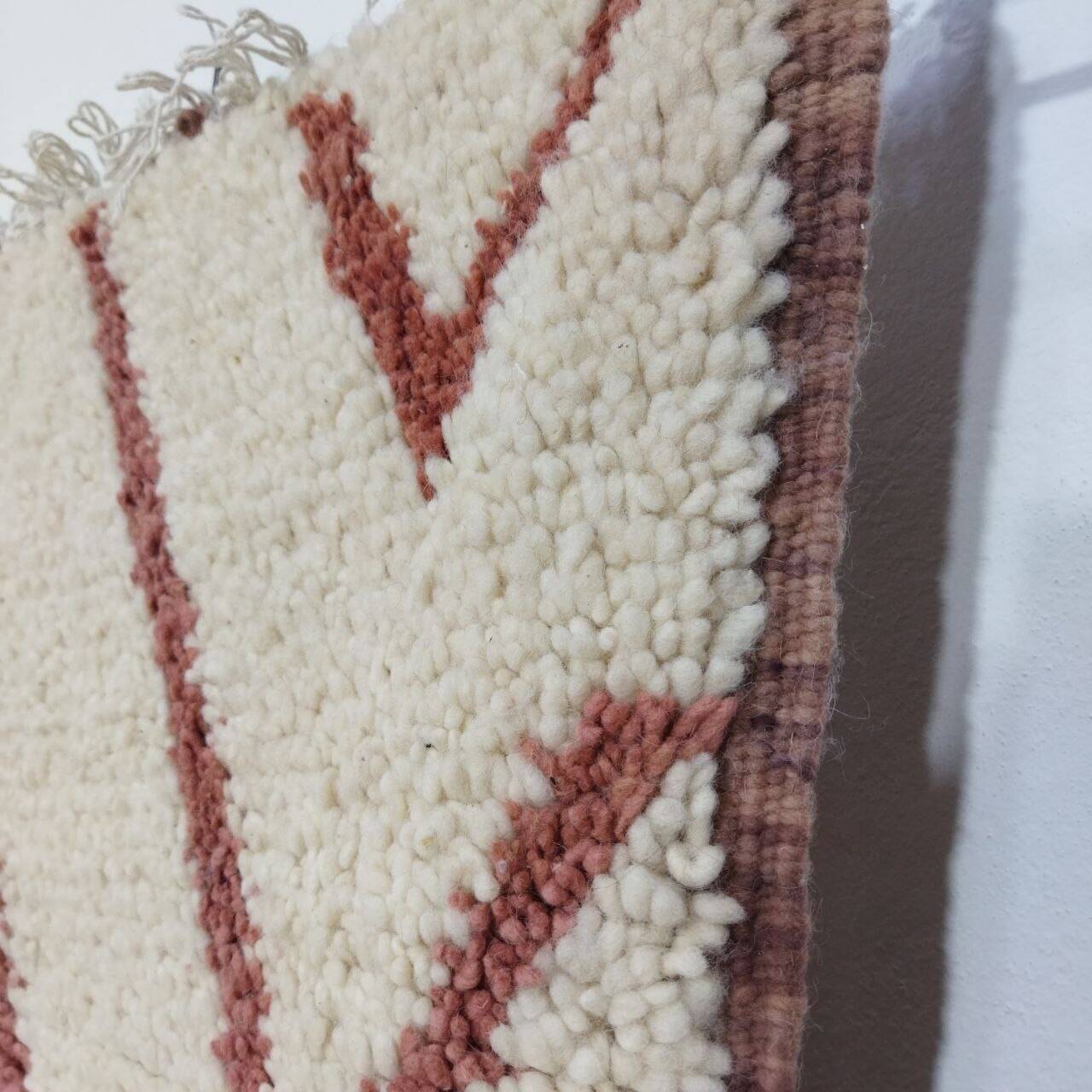 Handmade moroccan berber rug 157 x 130 cm