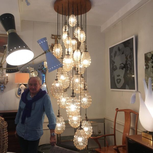 Lustre en grappe de 29 lumières en verre irisé