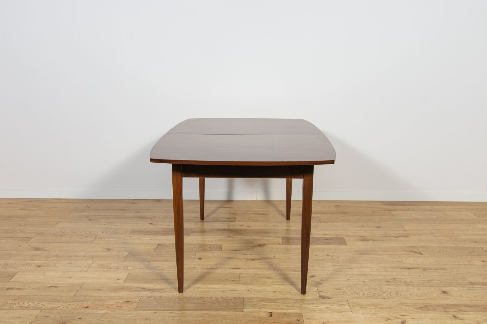 Mid-century teak extendable dining table, United Kingdom, 1960s