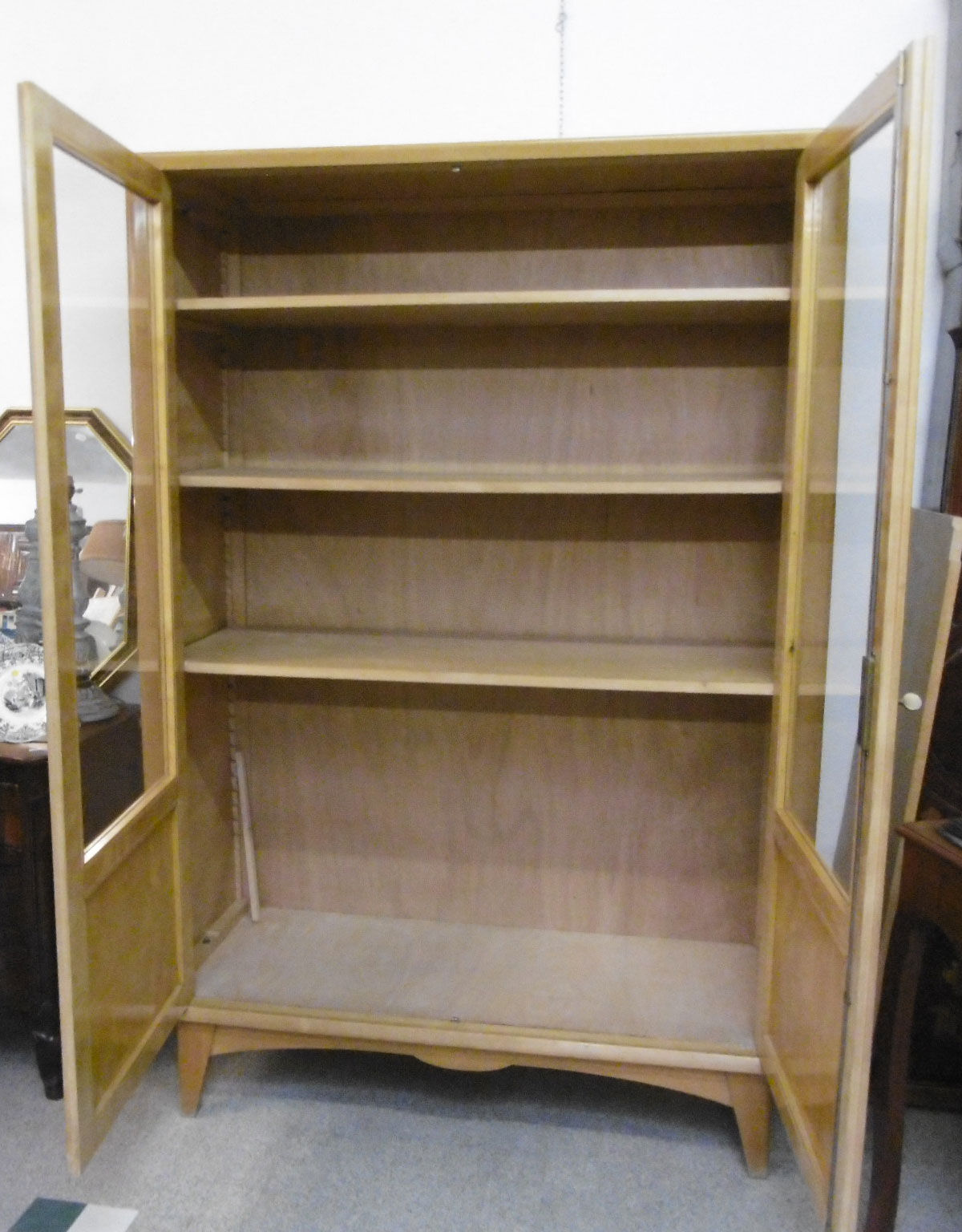 Showcase vintage 60s