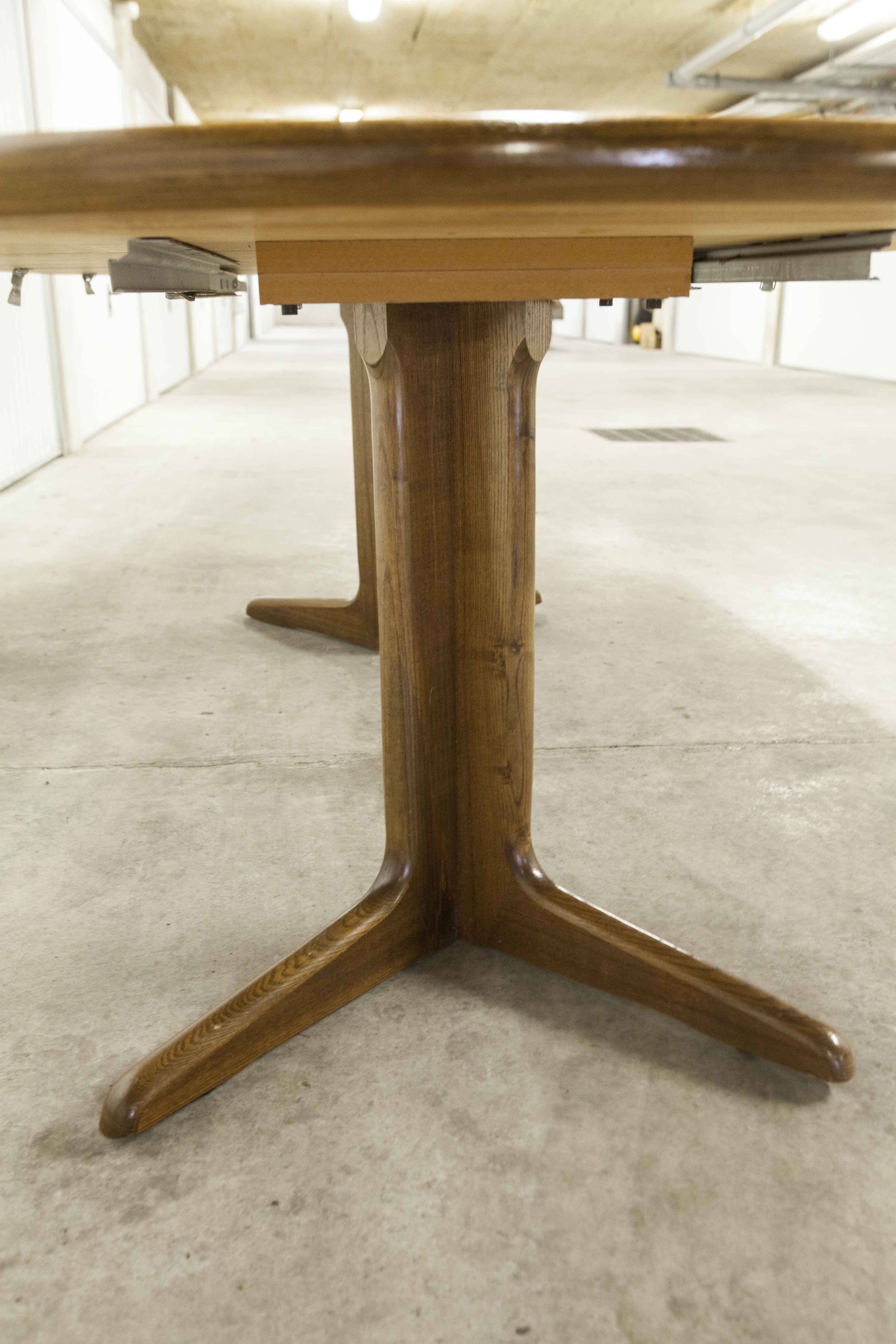 Roundtable 80's 2 solid wood extensions