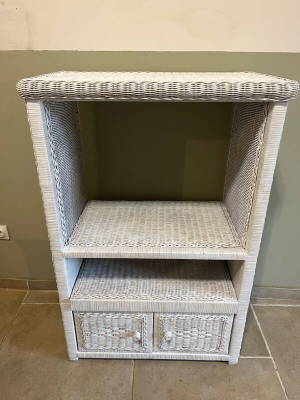 Meuble en osier blanc
