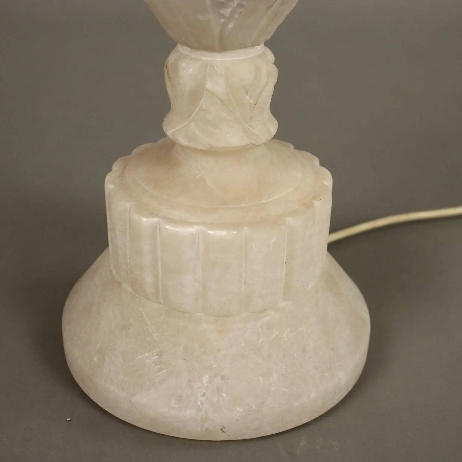 Antique table lamp in alabaster, Italy, 20th century.