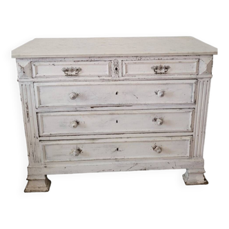 Old chest of drawers